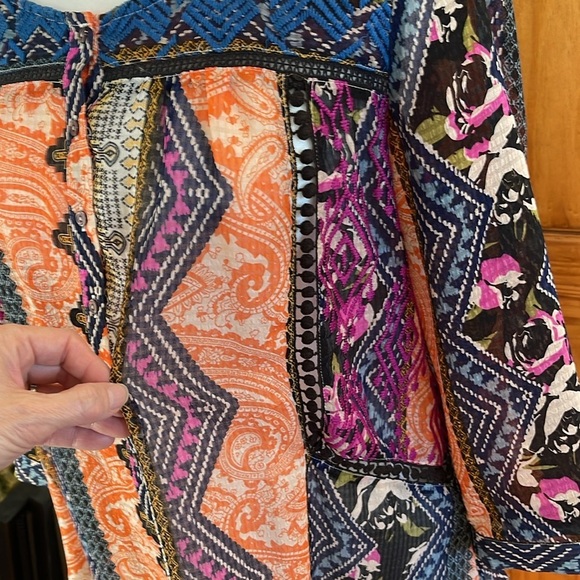 Anthropologie Vanessa Virginia Tribal Global Print Lace Top 3/4 sleeve 8 - Picture 2 of 11